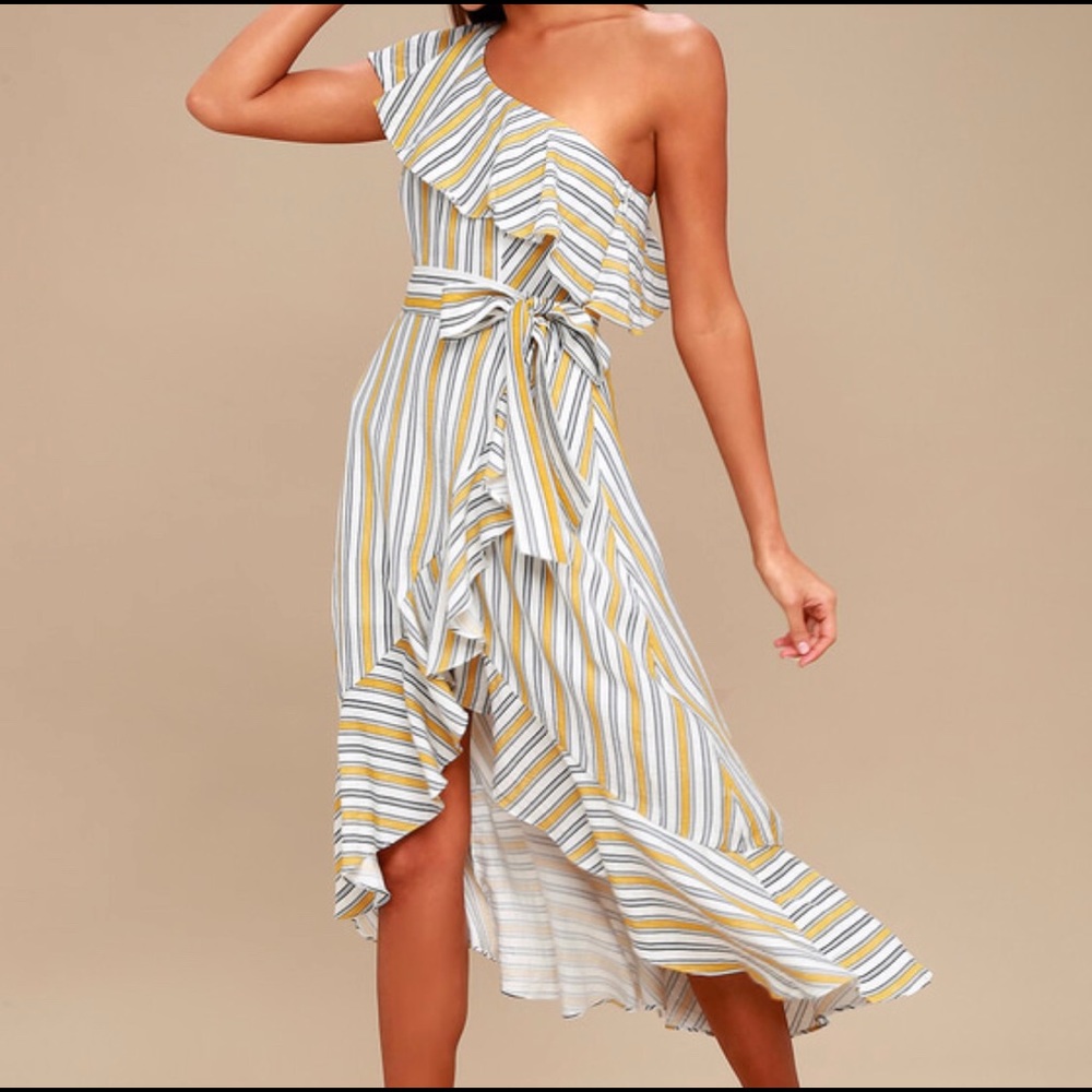 Lulu’s Striped One-Shoulder Midi Dress